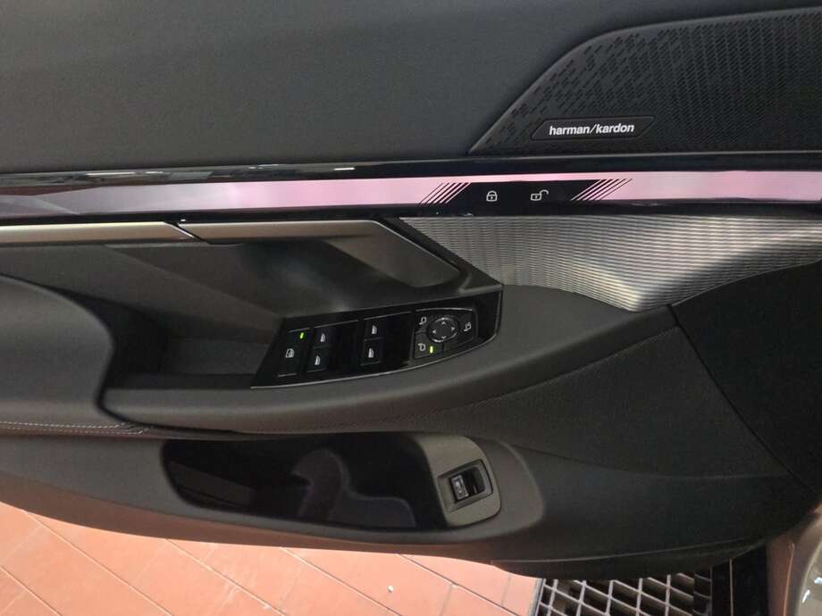 BMW i5 eDrive40 Touring (Bild 16/18)
