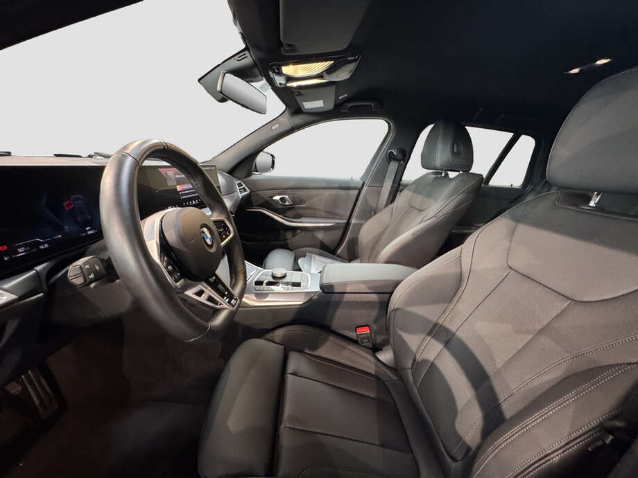 BMW 320d (Bild 10/14)