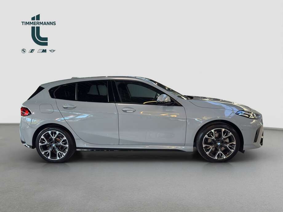 BMW 116 (Bild 8/23)