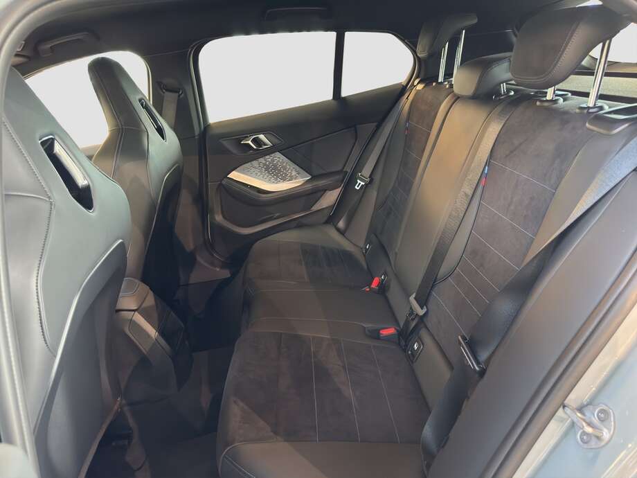 BMW 116 (Bild 15/23)