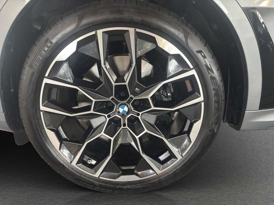 BMW X7 (Bild 9/21)