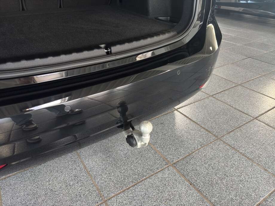 BMW 218 Active Tourer (Bild 17/17)