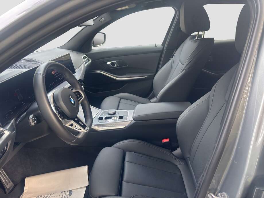 BMW 320 (Bild 11/16)