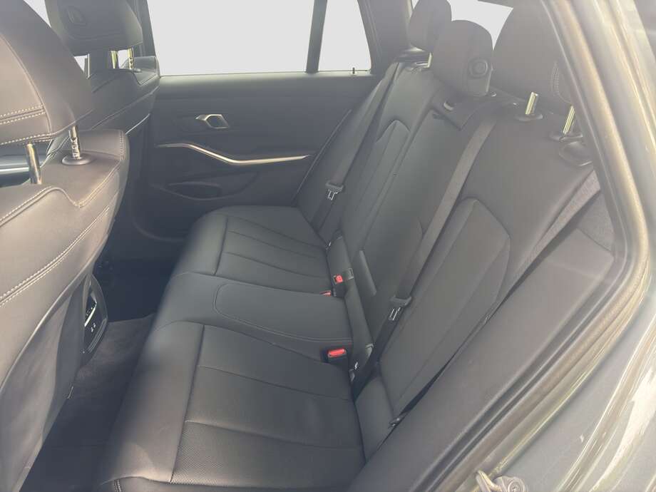 BMW 320 (Bild 14/16)