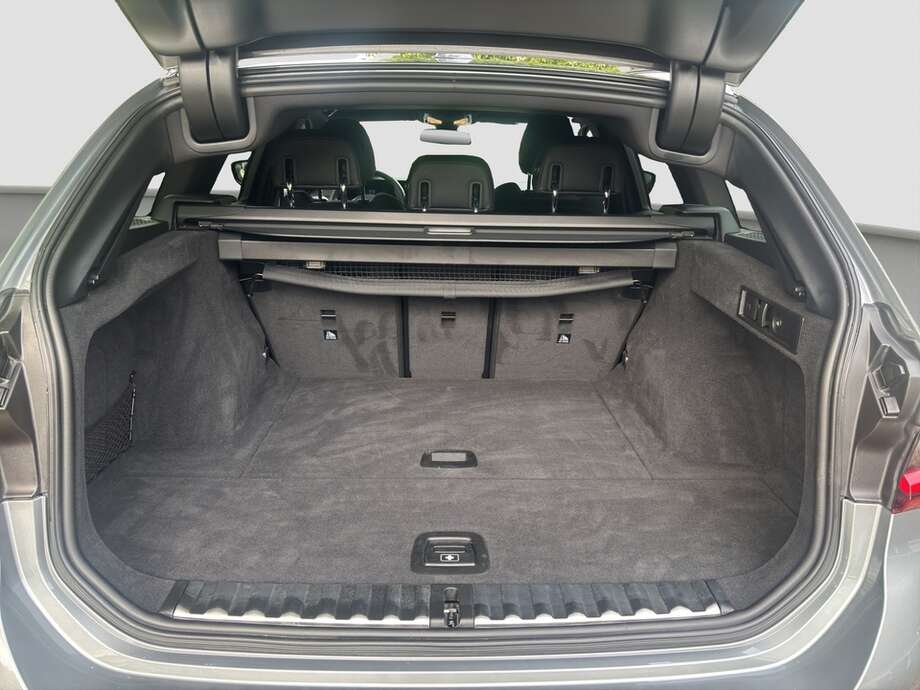 BMW 320 (Bild 15/16)