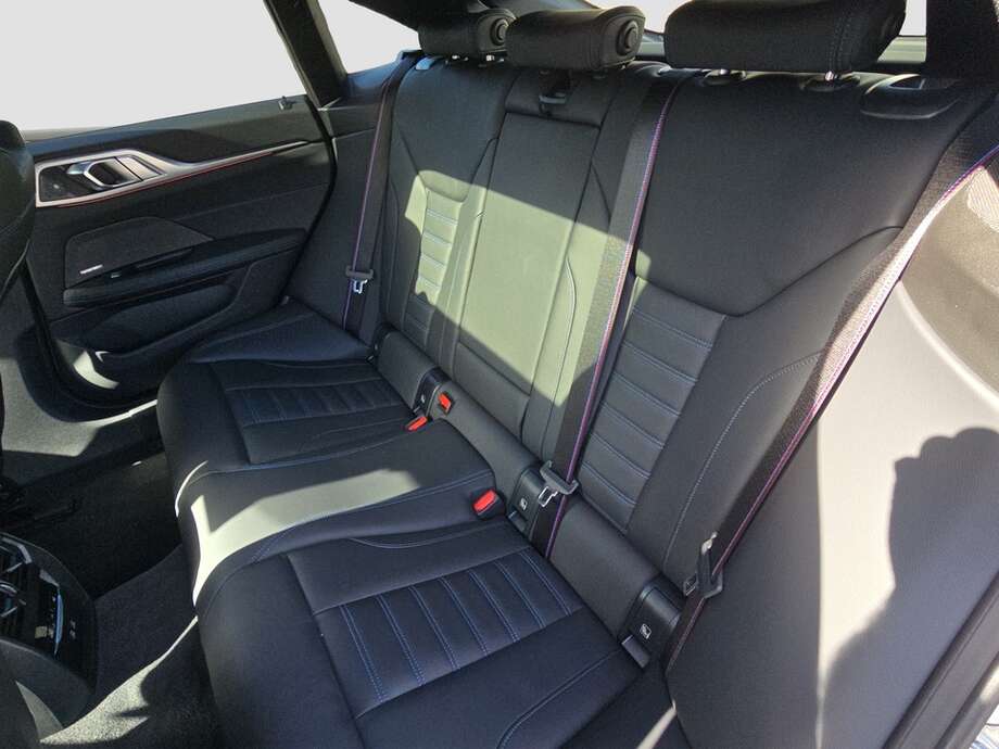 BMW i4 (Bild 15/20)