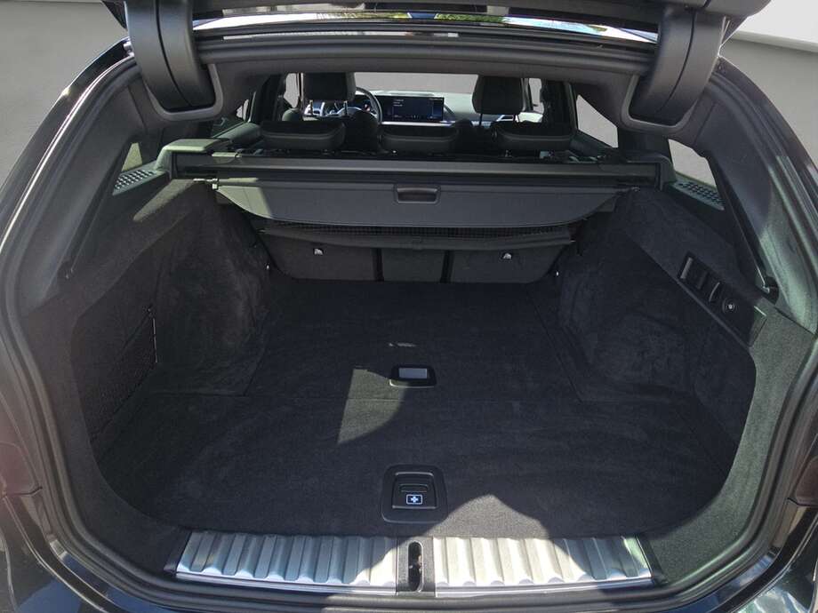 BMW 320 (Bild 16/19)