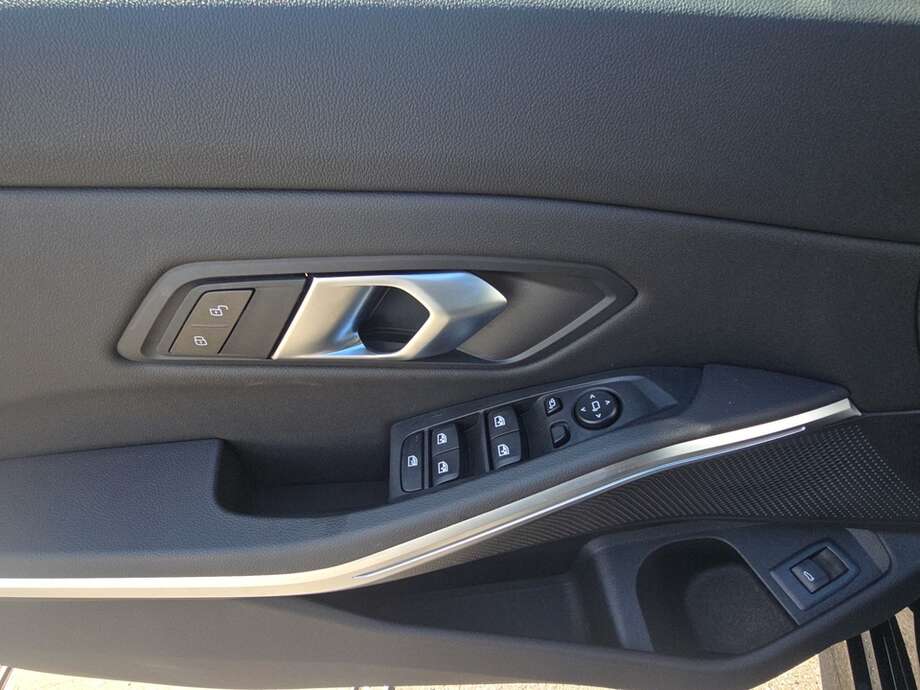 BMW 320 (Bild 17/19)