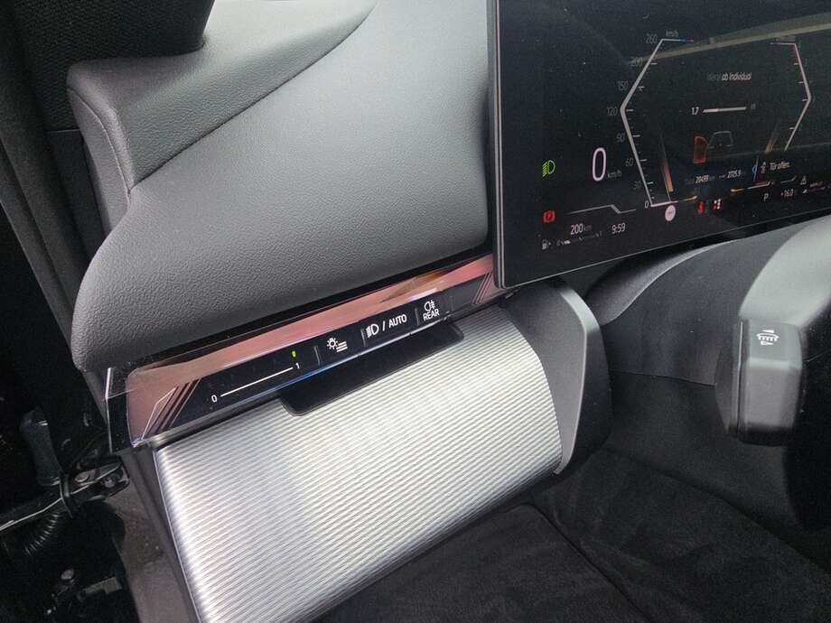 BMW 520 (Bild 17/19)