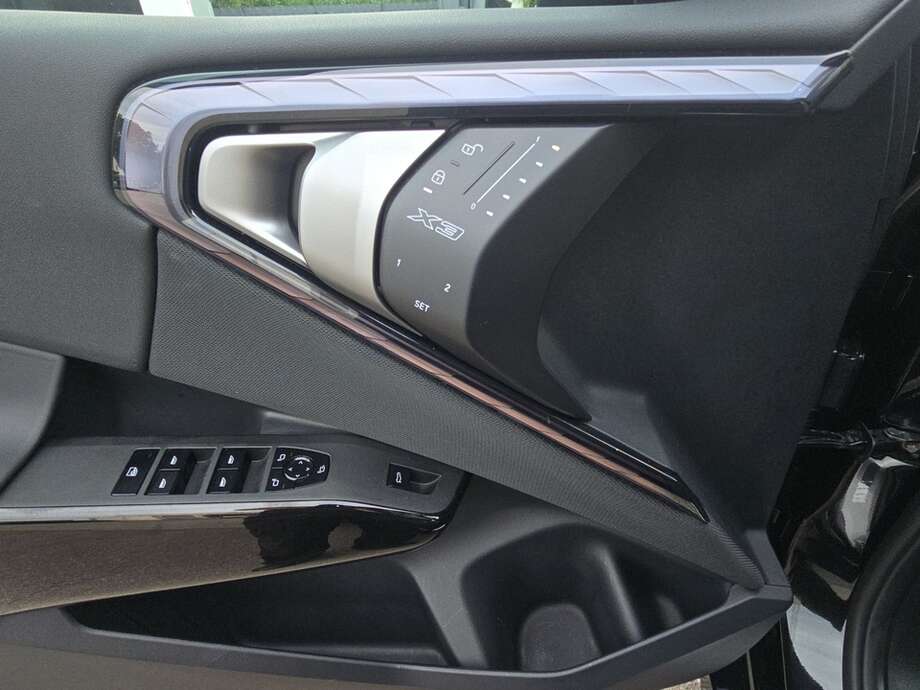 BMW X3 (Bild 16/18)