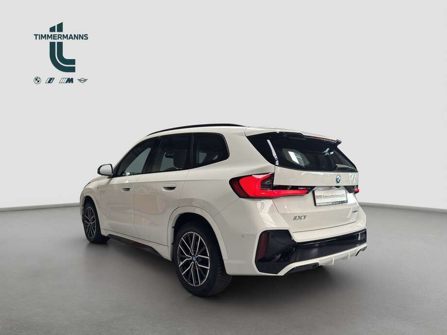 BMW iX1 (Bild 4/15)