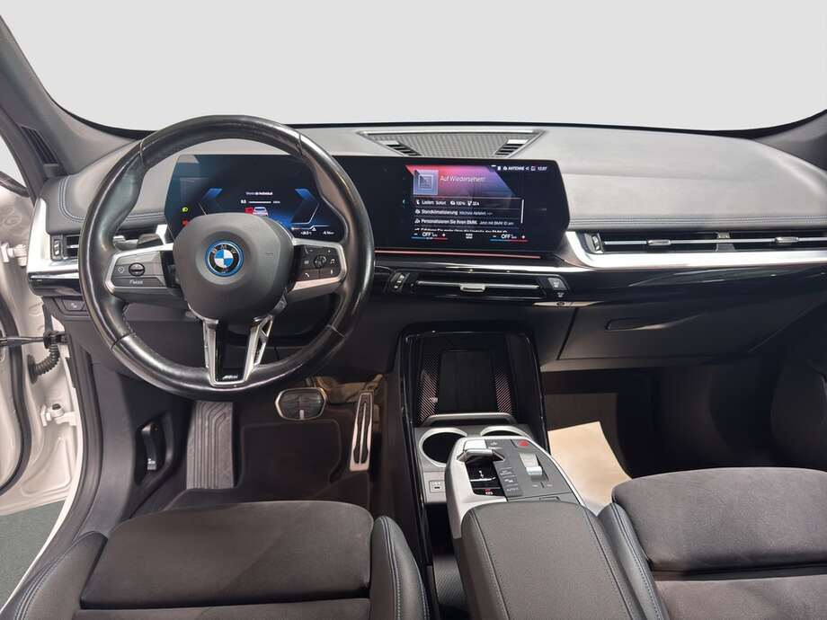 BMW iX1 (Bild 13/15)
