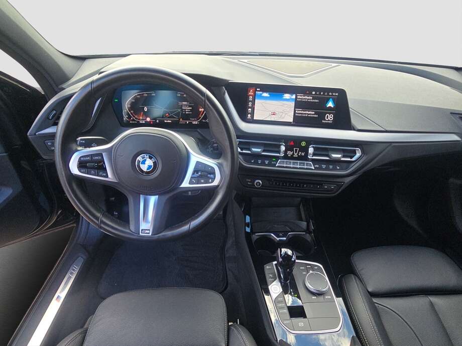 BMW 118 (Bild 13/18)