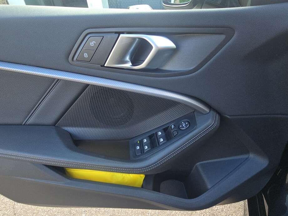 BMW 118 (Bild 16/18)