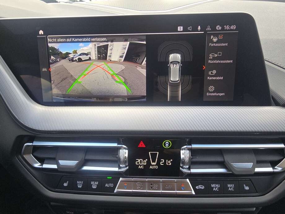 BMW 118 (Bild 18/18)