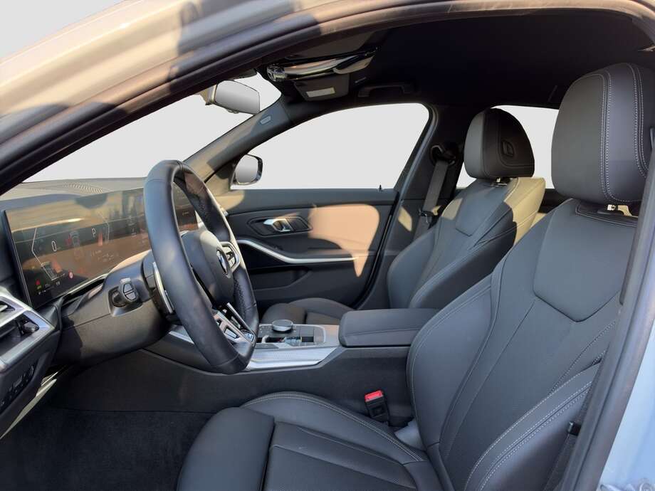 BMW 320 (Bild 10/14)