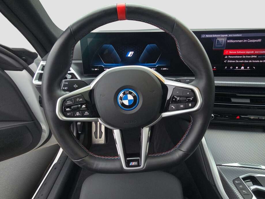 BMW i4 (Bild 12/19)