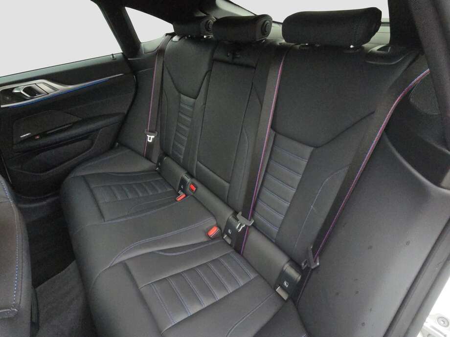 BMW i4 (Bild 14/19)