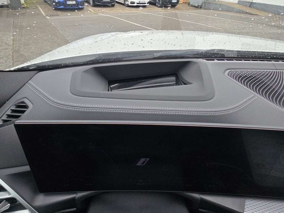 BMW i4 (Bild 18/19)