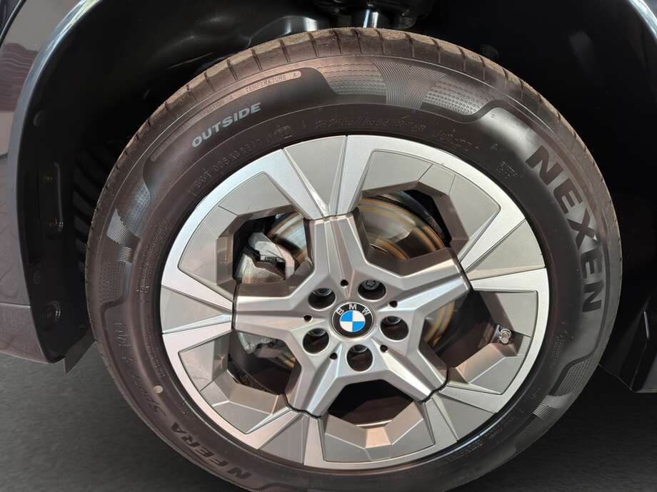BMW X1 (Bild 10/16)
