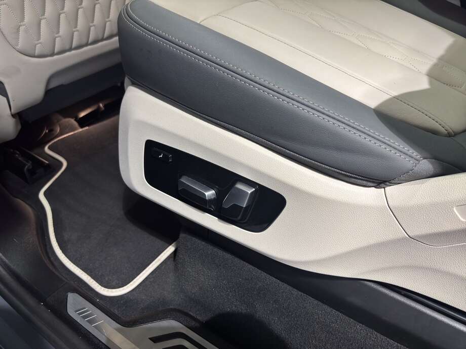 BMW X7 M60 (Bild 21/22)