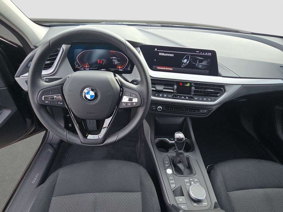 BMW 116 (Bild 14/19)
