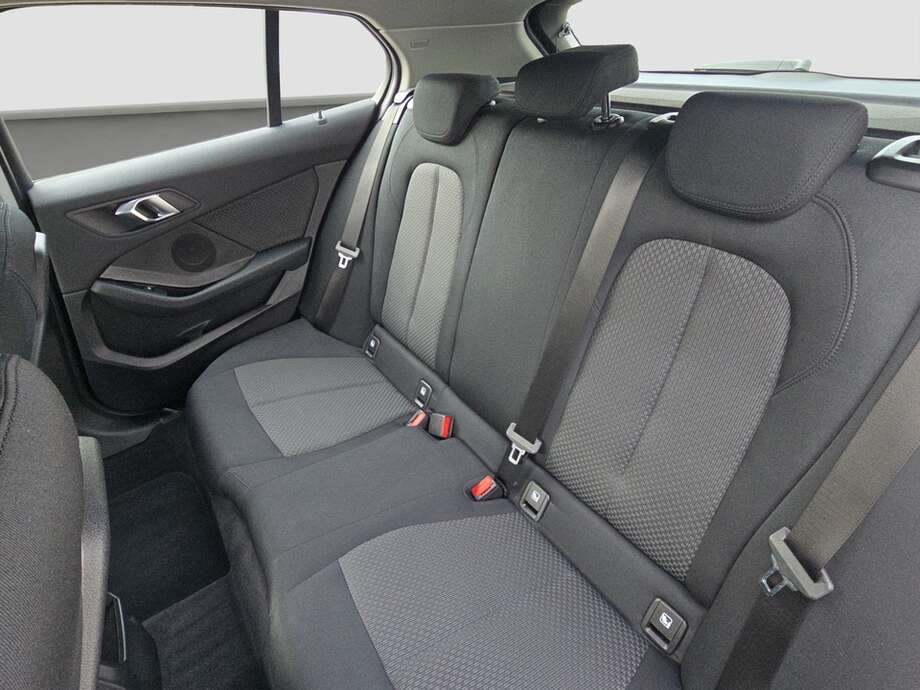 BMW 116 (Bild 15/19)