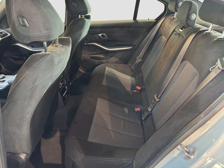 BMW 318 (Bild 14/23)