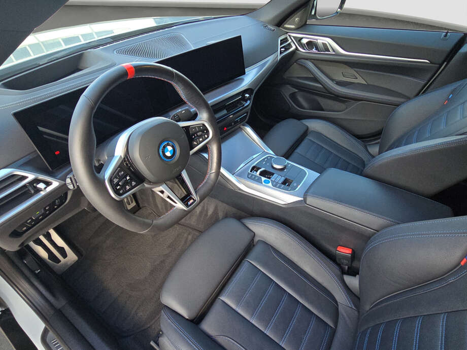 BMW i4 (Bild 10/19)
