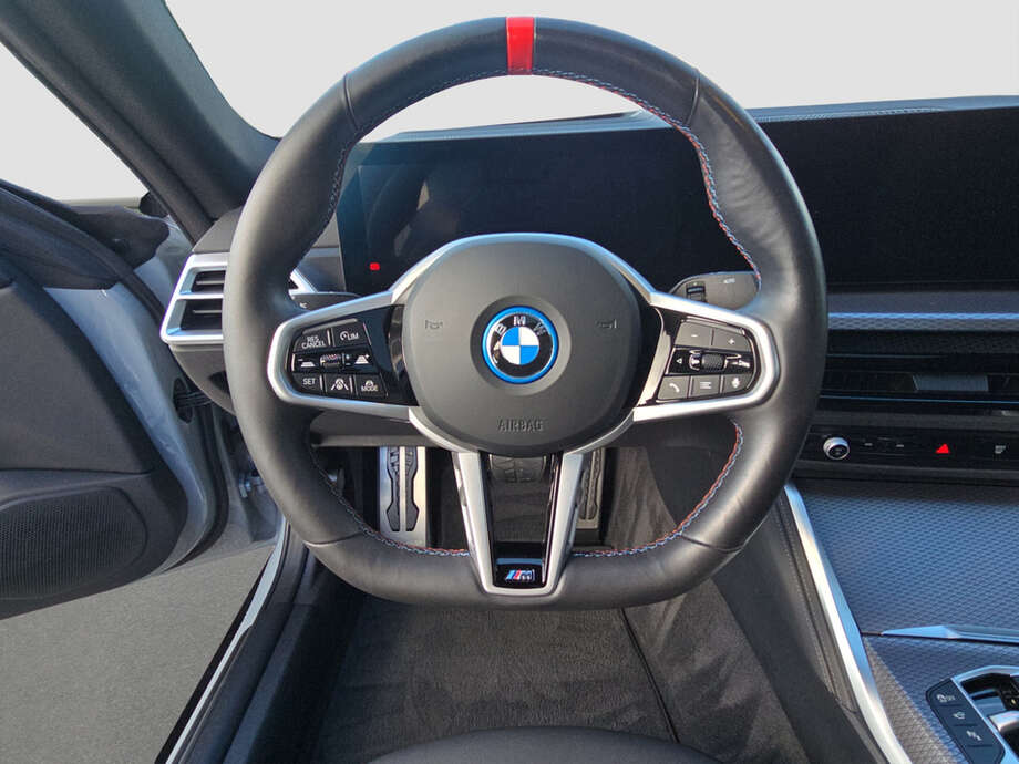 BMW i4 (Bild 12/19)