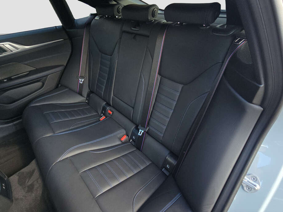 BMW i4 (Bild 14/19)